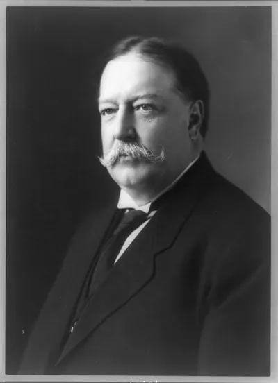 [William H. Taft, head-and-shoulders portrait, facing left]