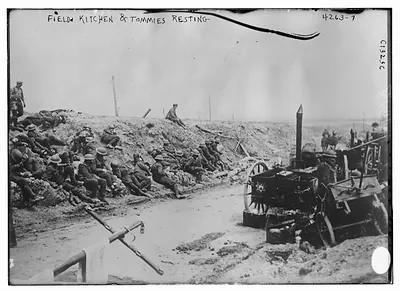 Field kitchen / Tommies resting