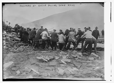 Rescuers at Austin pullin down ruins