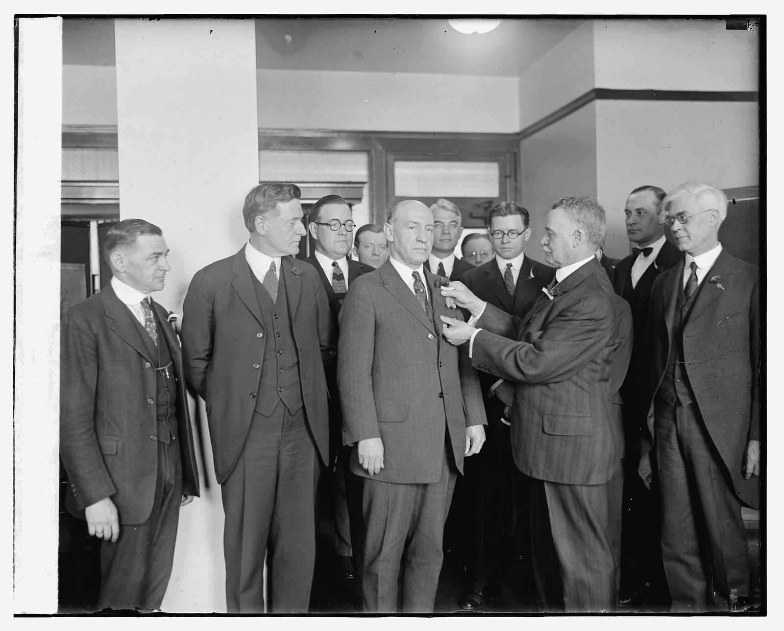 Gen. Hines & Vets of Foreign Wars, 4/3/24, [19]24 April 3. — historic photograph