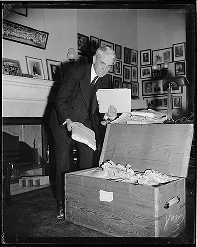 Vintage Portrait - Washington DC - Veteran Kansas Senator moves