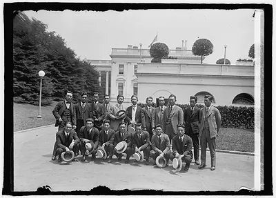 Osaka Mairuchi baseball team from Japan at W.H., [i.e., White House, Washington, D.C.],