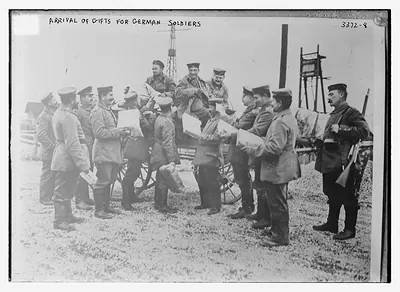Arrival of gifts for German soldiers