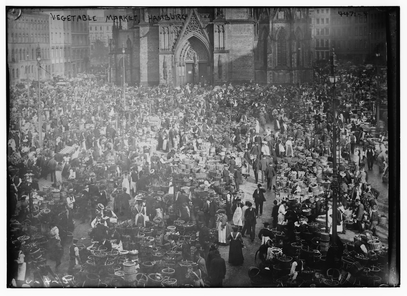 Vegetable market, Hamburg, n/a — historic photograph