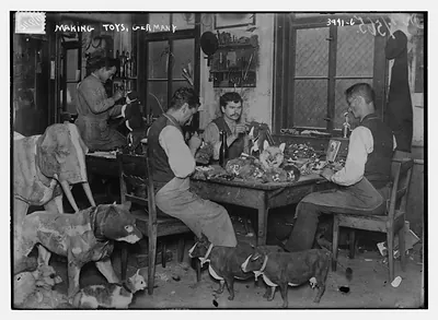 Making toys, Ger.
