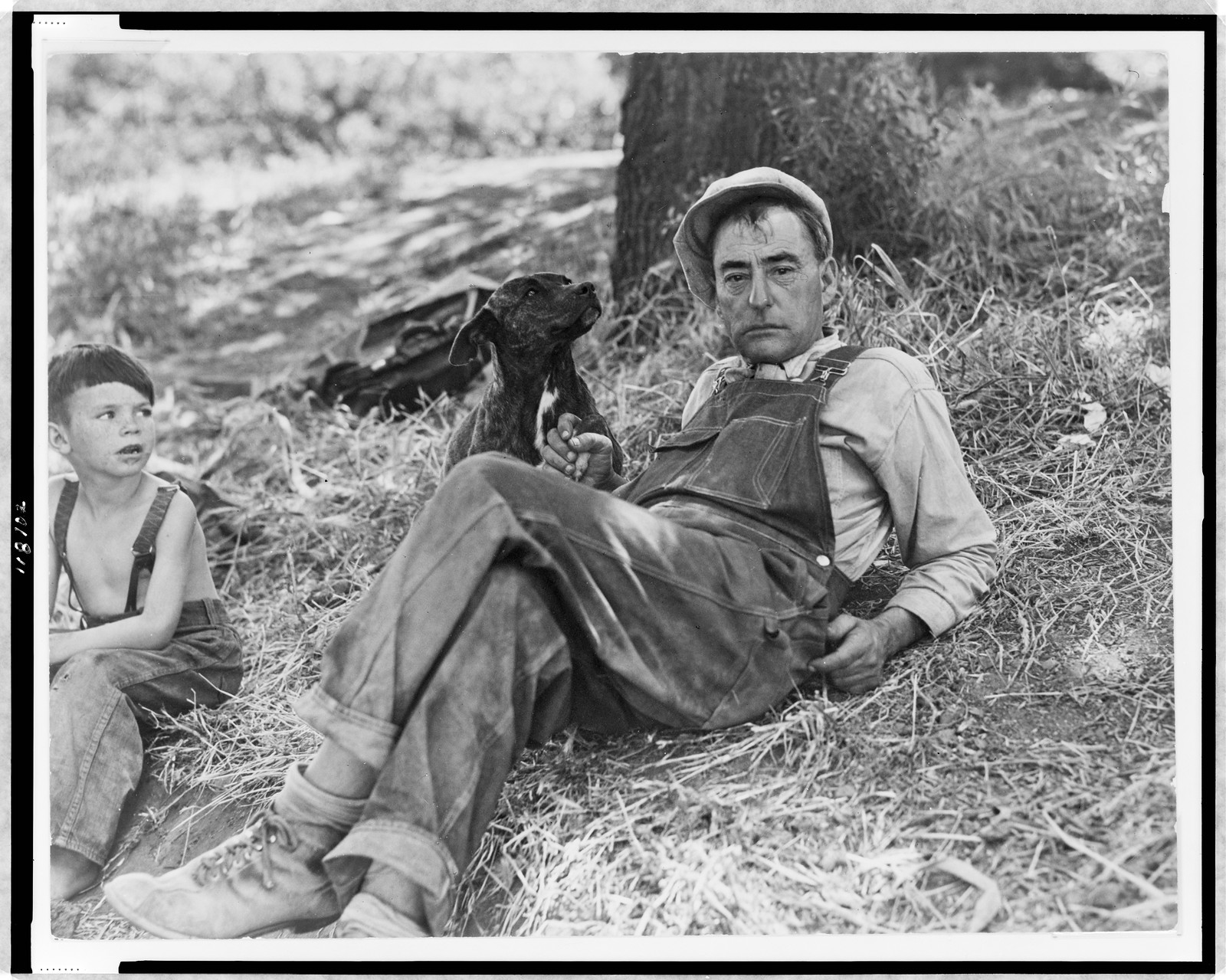 Fruit tramp, 1935 May. — historic photograph