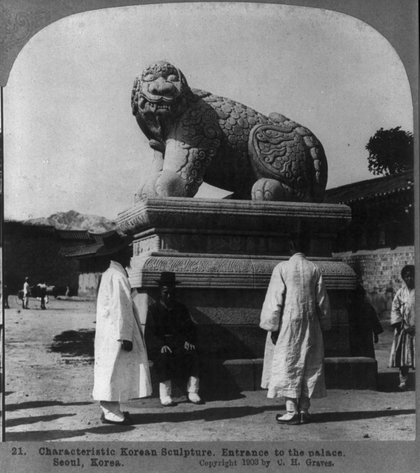 Characteristic Korean sculpture. Entrance to the palace, Seoul, Korea, c1903. — historic photograph