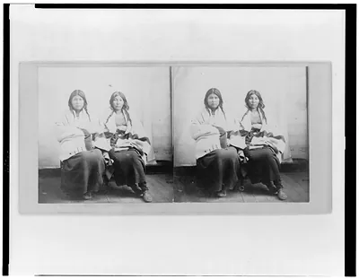 Santee Sioux women