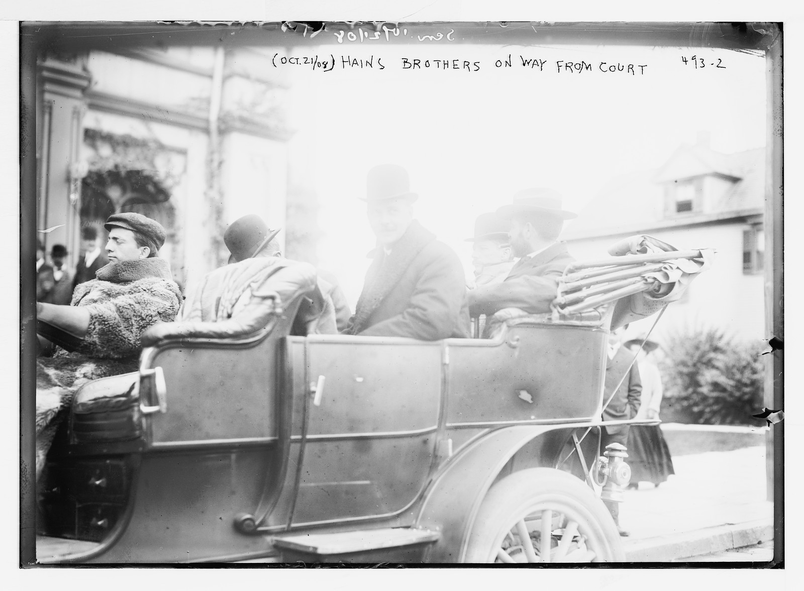 Hains Bros., in carriage, on way from court, New York, 10/21/08. — historic photograph