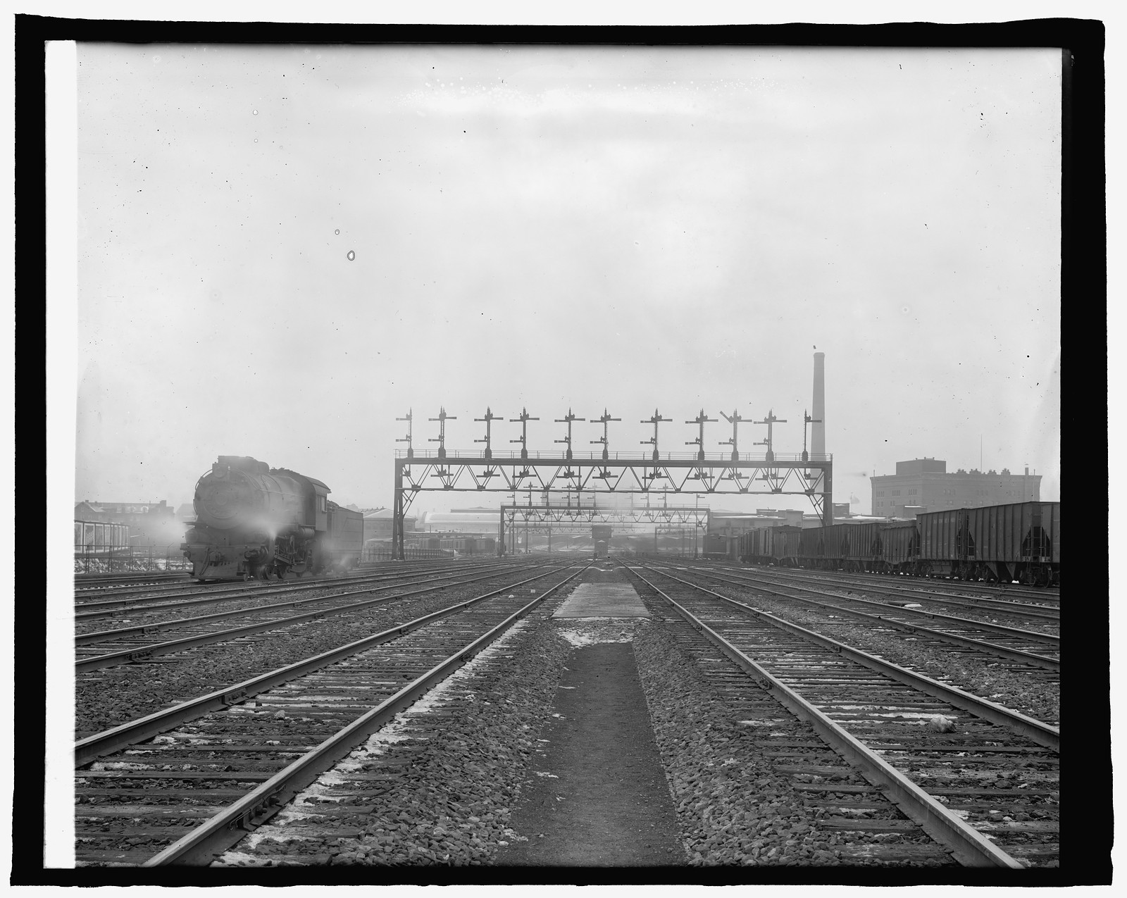 Union Station, [Washington, D.C.], tracks, [between 1910 and 1925] — historic photograph