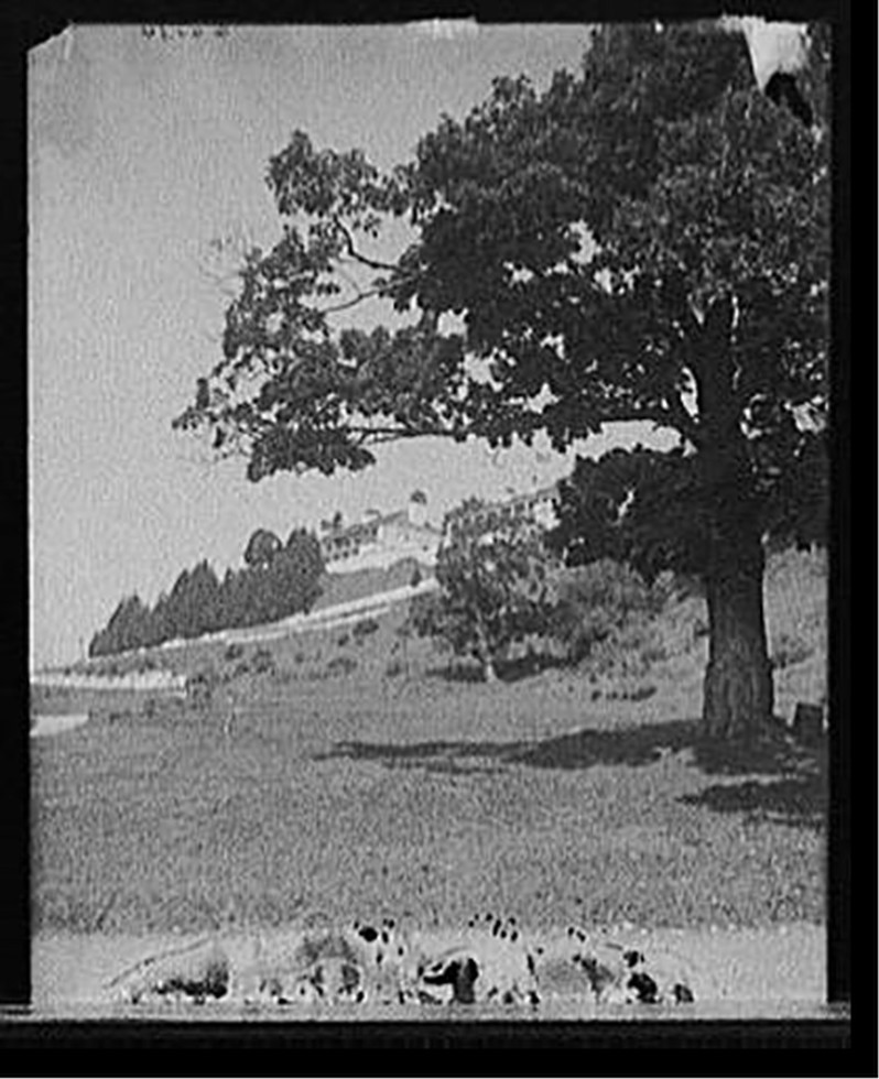 [Picturesque Fort Mackinac, Mackinac Island, Mich.], [between 1900 and 1910] — historic photograph
