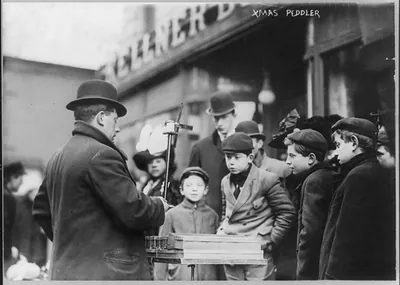 Christmas - Chirstmas peddler, Dec. 19, 1910