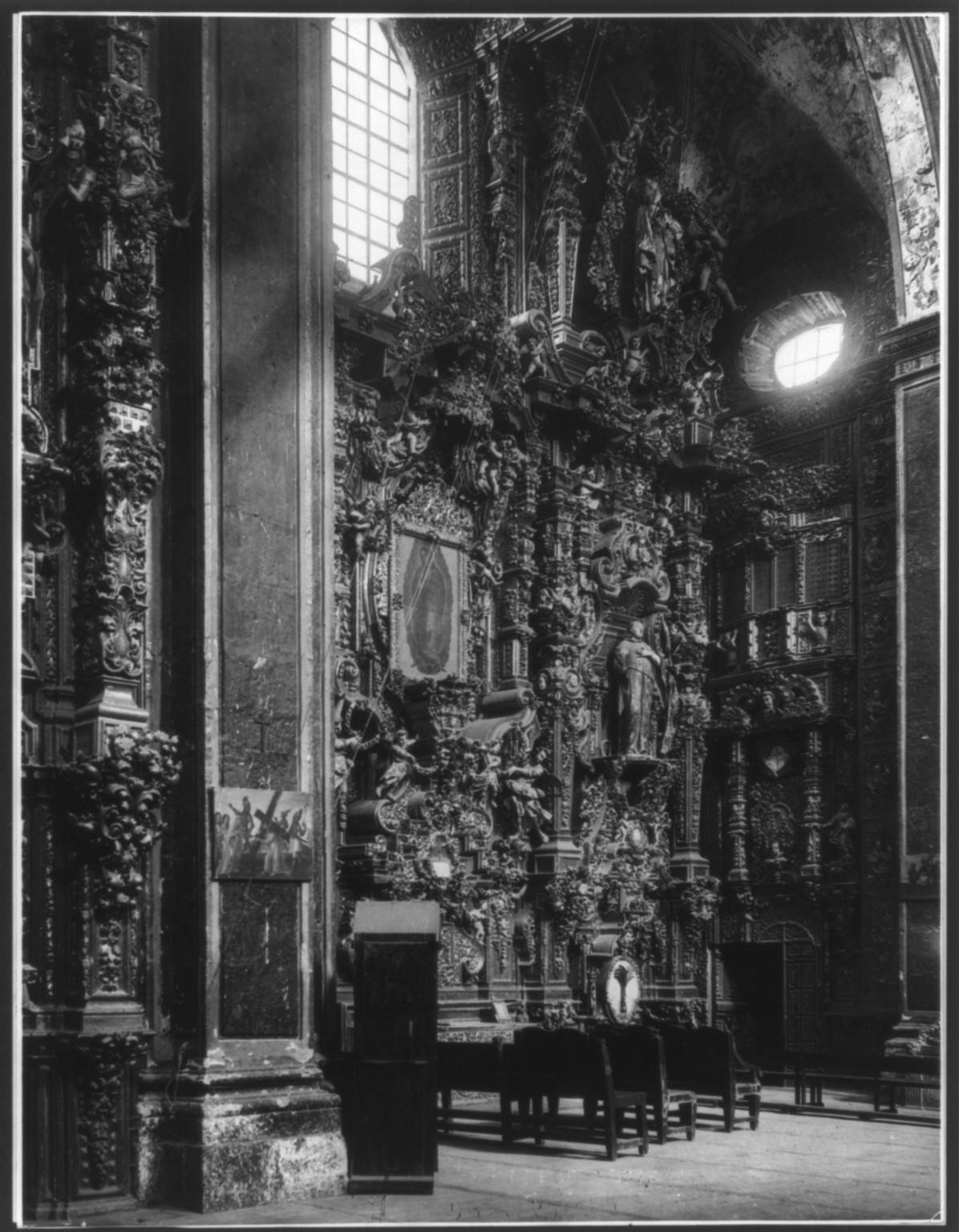 Iglesia de San Francisco Xavier, Tepotzolán, Mexico: High altar. Altar of Nuestra Señora de Guadelupe in north transcept, [no date recorded on caption card] — historic photograph