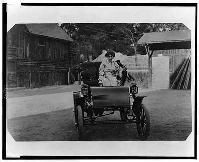 [Evalyn Walsh McLean on automobile on the McLean estate, Clonmel, in Colorado]