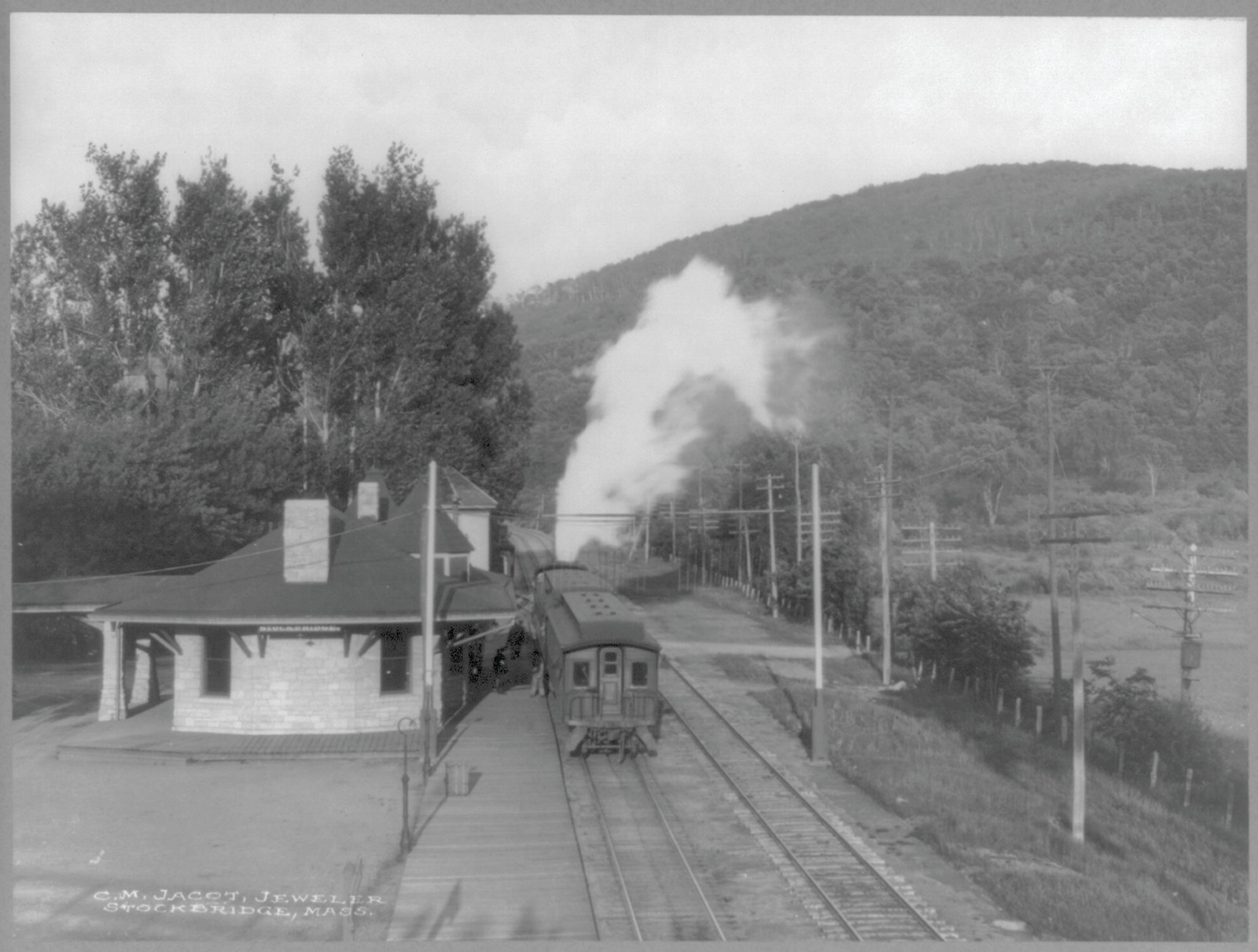 [Railroad stations: Stockbridge, Mass., Ice Glen Mt. in bg.] — historic photograph