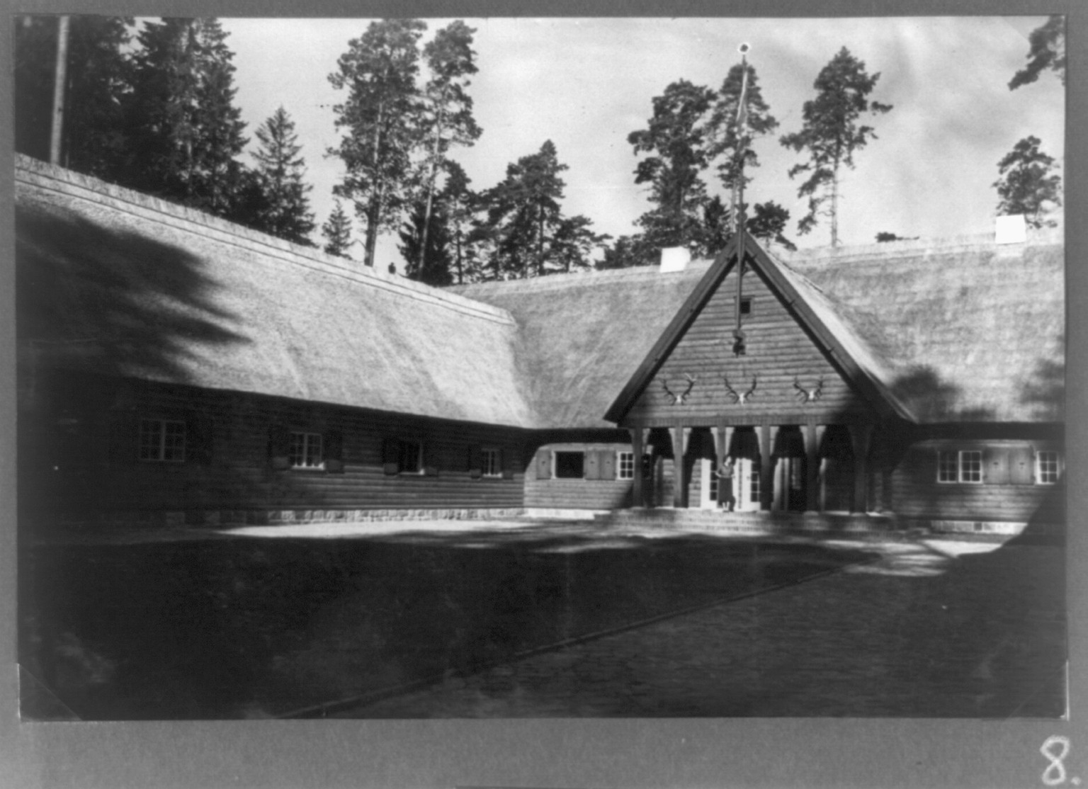 [Jägerhof Rominten. Exterior view with courtyard] — historic photograph