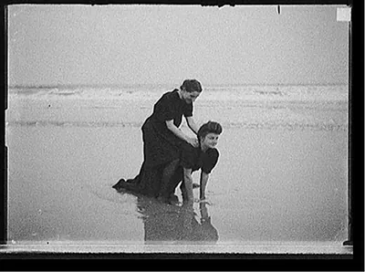[Bathing beauties horsing around, Atlantic City, N.J.]