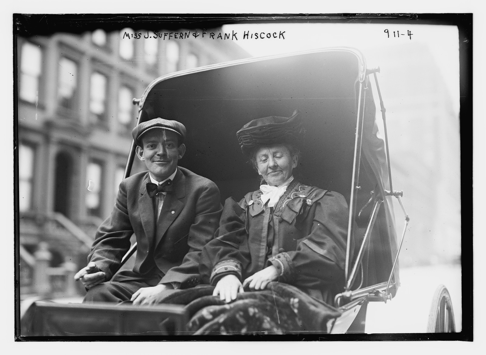 Miss J. Suffern and Frank Hiscock, in carriage, New York, 10/22/09. — historic photograph