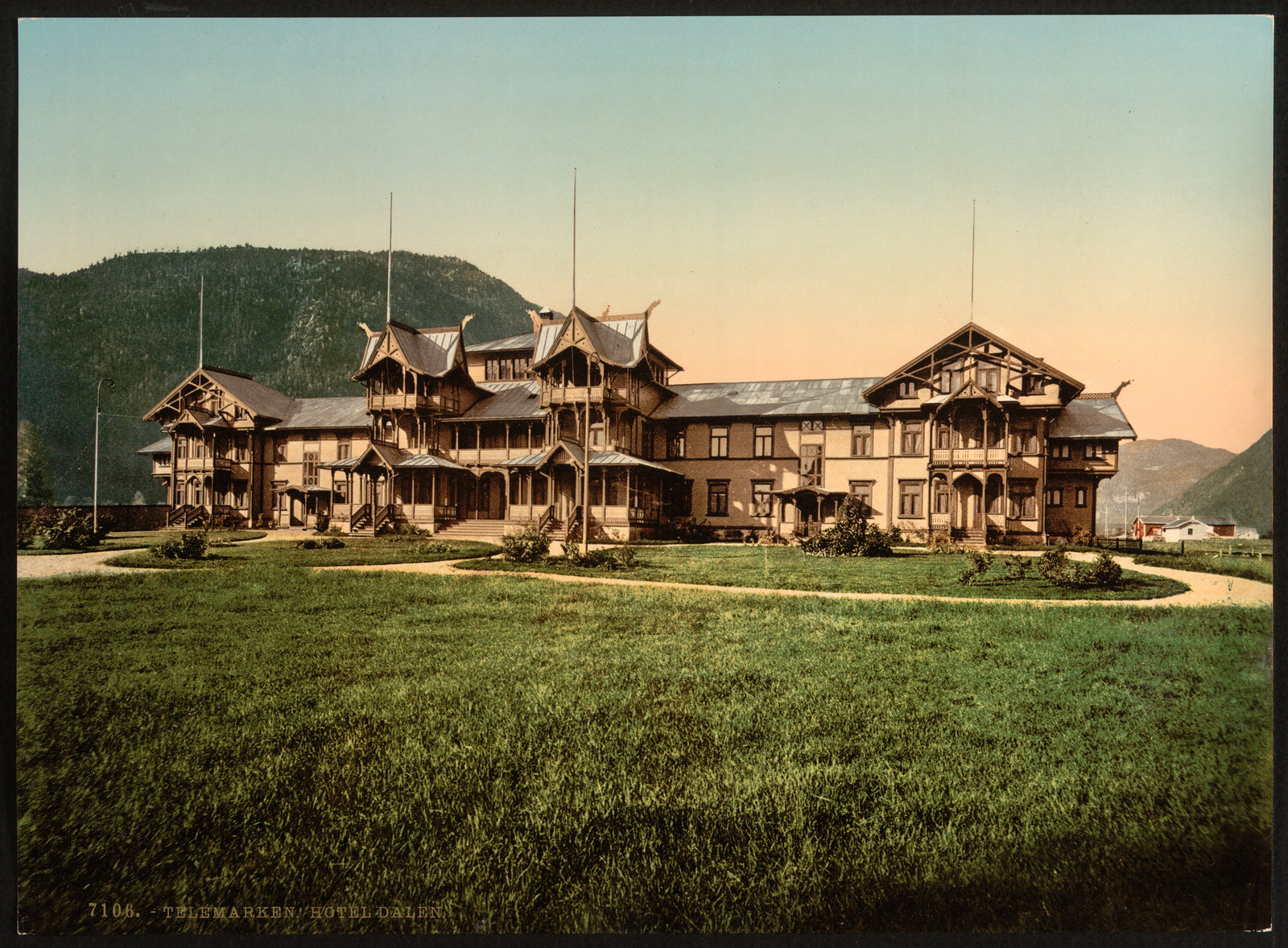 Hotel Dalen Telemarken (i.e Telemark) Norway, [between ca. 1890 and ca. 1900]. — historic print