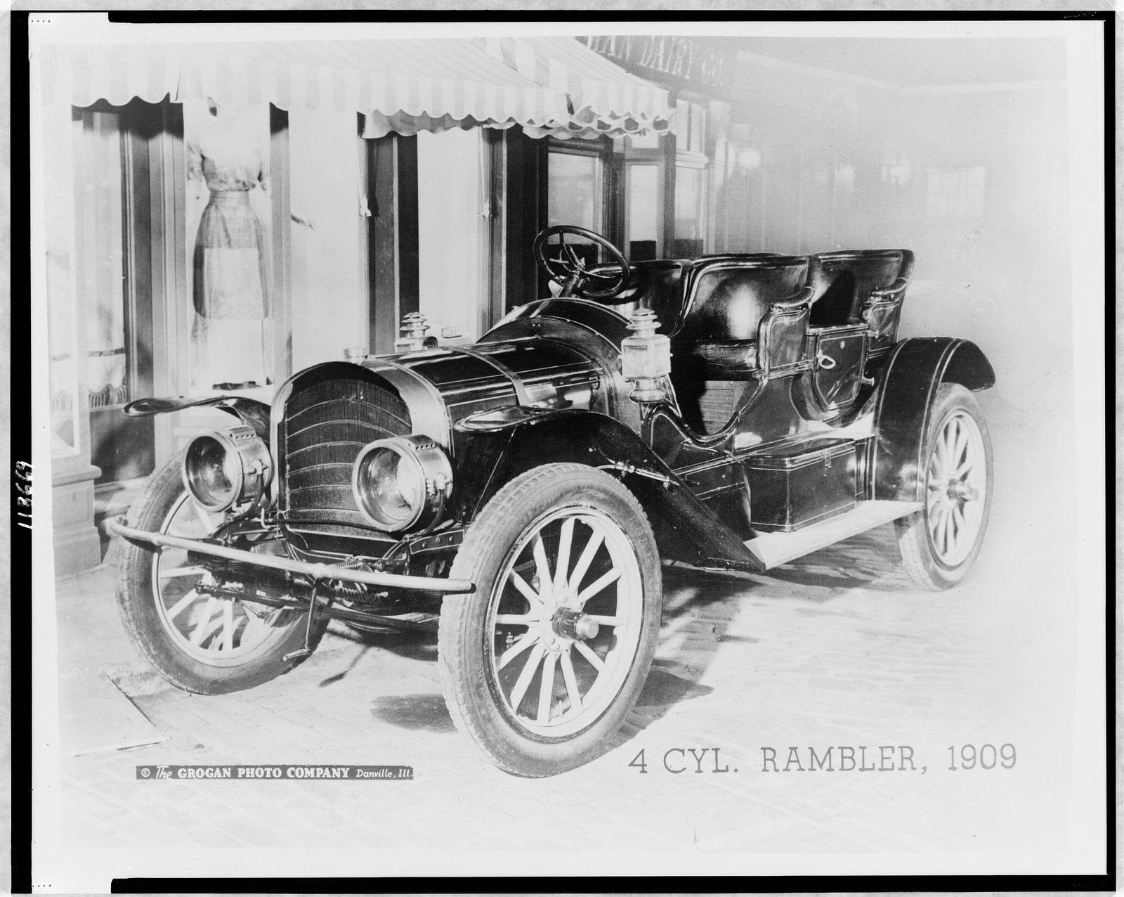 4 cyl. Rambler, 1909, c1944. — historic photograph