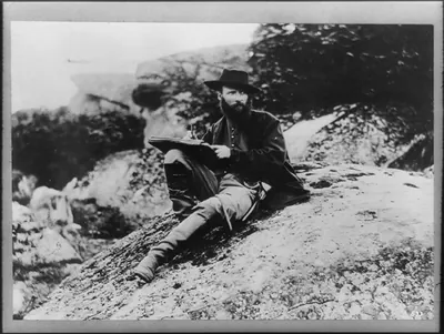 [Gettysburg, Pa. Alfred R. Waud, artist of Harper's Weekly, sketching on battlefield]