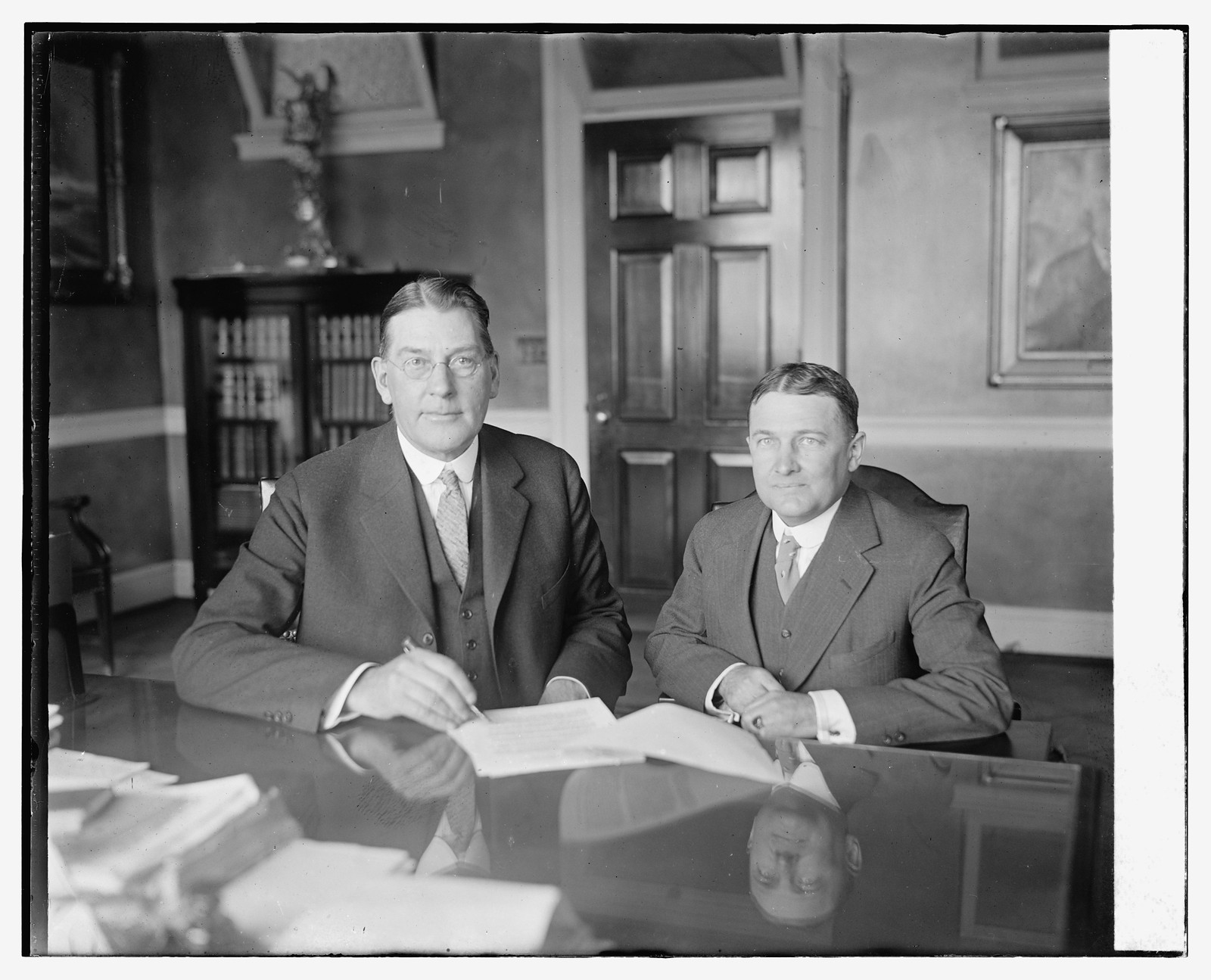 Wilbur & Comd'r Nathan H. Wright, 4/18/24, [19]24 April 18. — historic photograph
