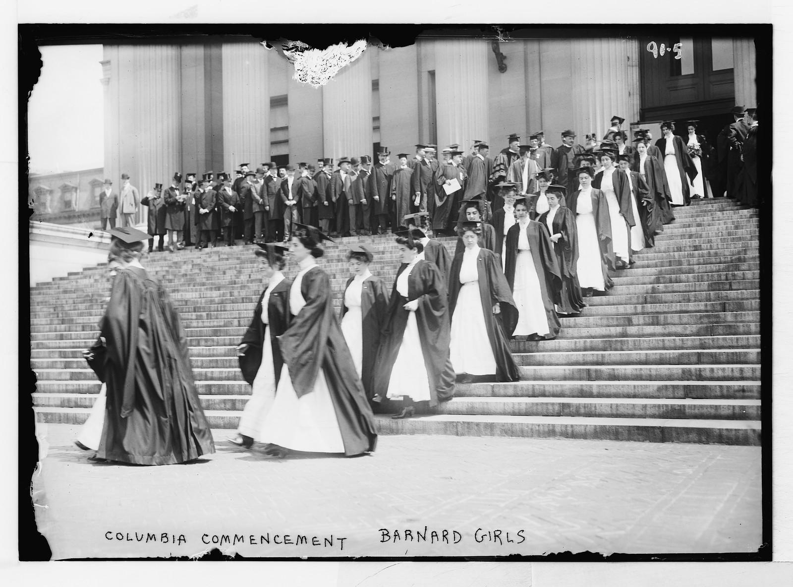 Columbia Univ. commencement, academic procession of Barnard girls, New York, 5/27/08. — historic photograph