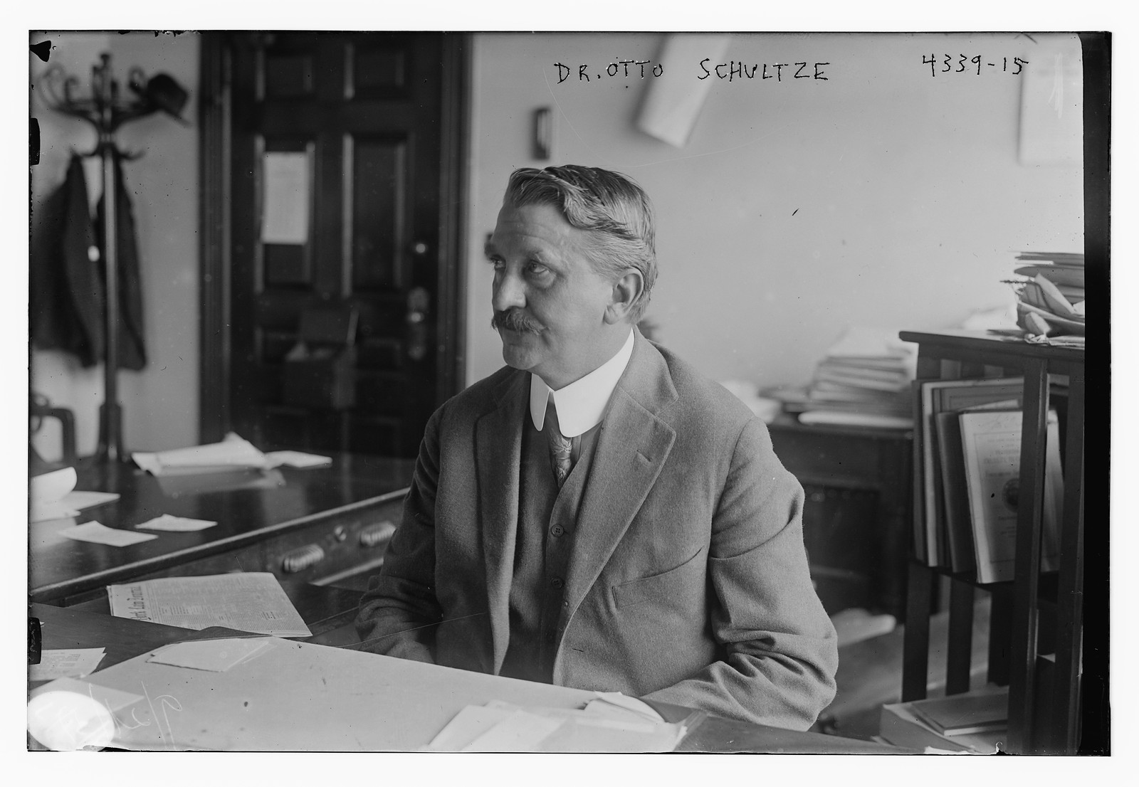Dr. Otto Schultze, n/a — historic photograph