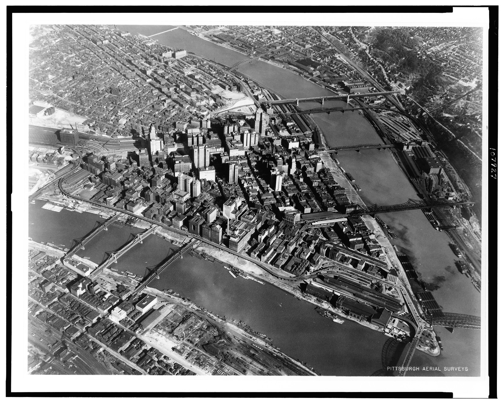 [Aerial view of Pittsburgh, Pennsylvania] / Pittsburgh Aerial Surveys., c1930. — historic photograph