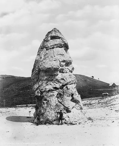[Liberty Cap at Mammoth Hot Springs, Yellowstone National Park, Wyoming, reached by the Northern Pacific Railway via Gardiner Gateway]
