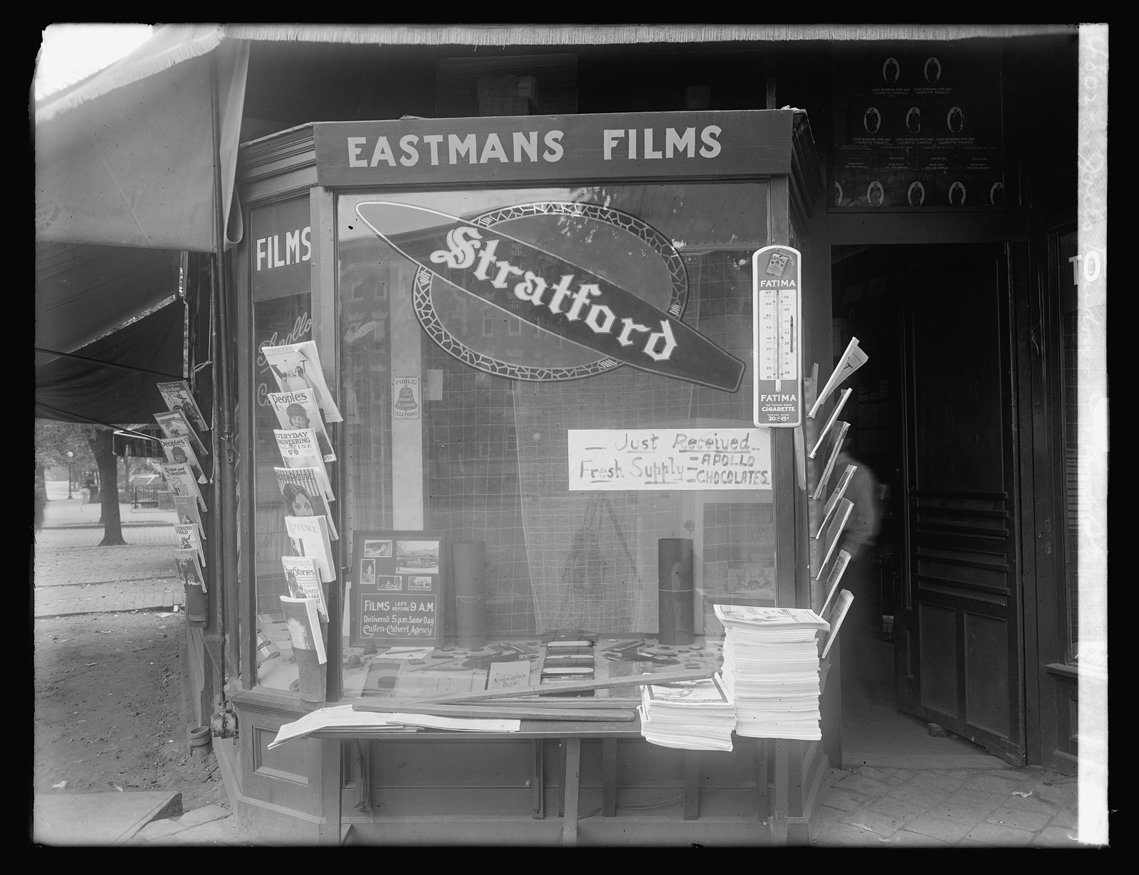 Jolls window, 4th Ave., S.E., [Washington, D.C.], [ca. 1920] — historic photograph