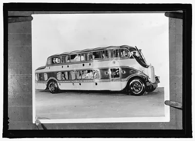 [Double-decker bus Pickwick Stages System"]"