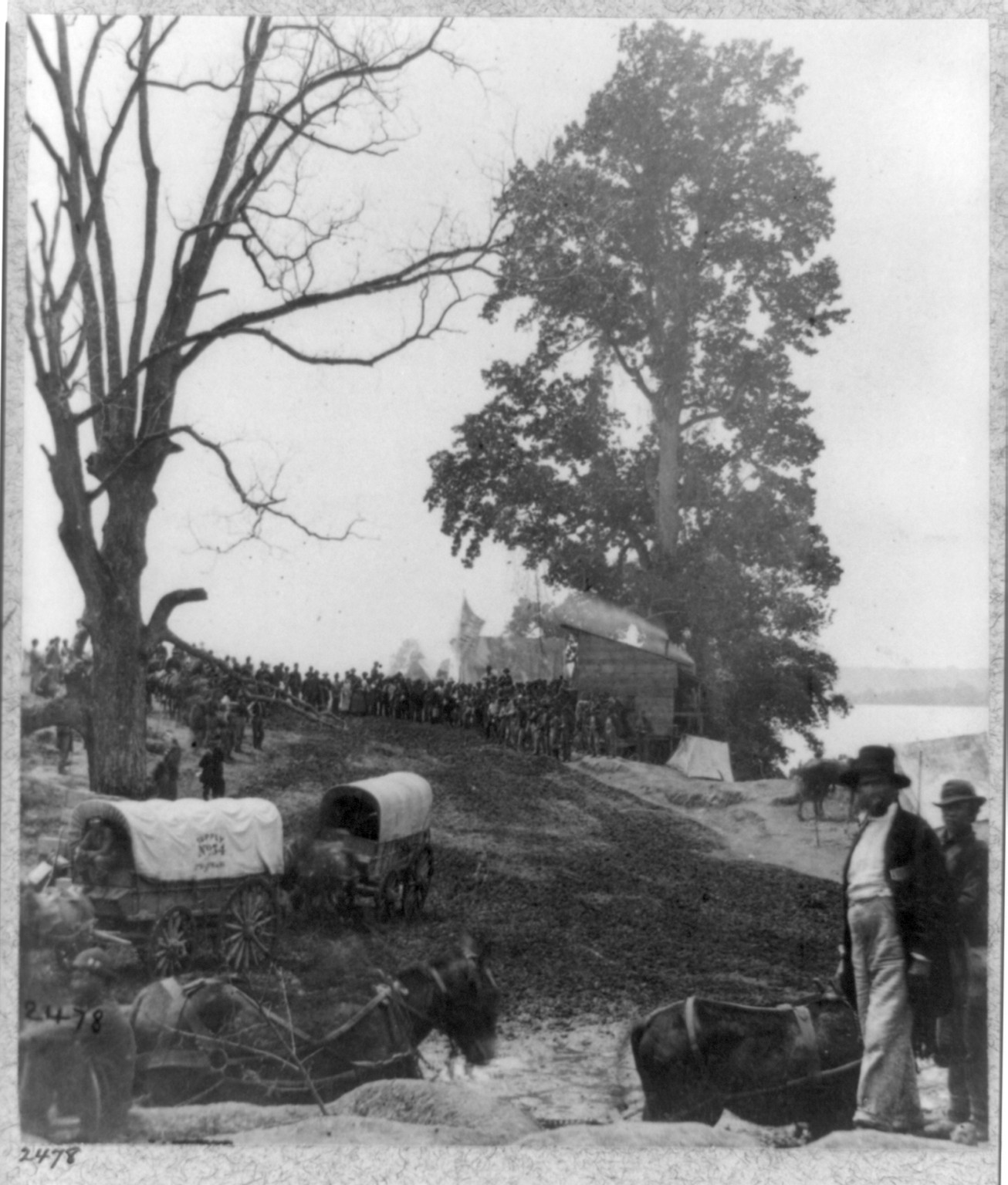 Sanitary Commission at Belle Plain Landing, Va., May 1864, 1864 May. — historic photograph