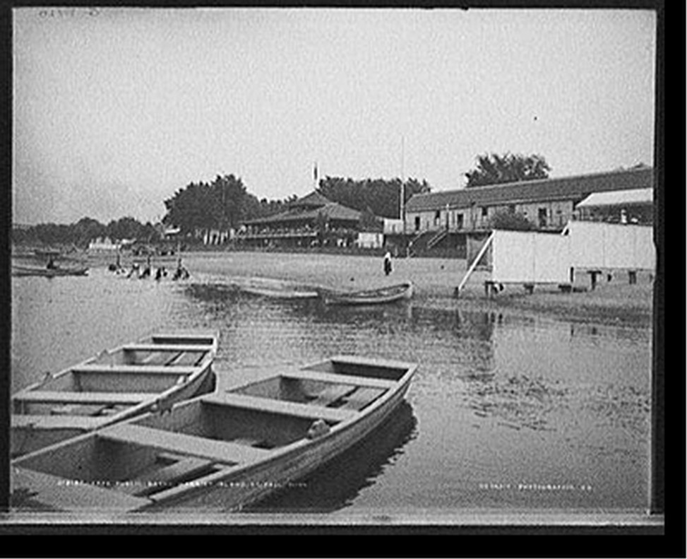 Free public baths, Harriet Island, St. Paul, Minn., [between 1900 and 1906] — historic photograph