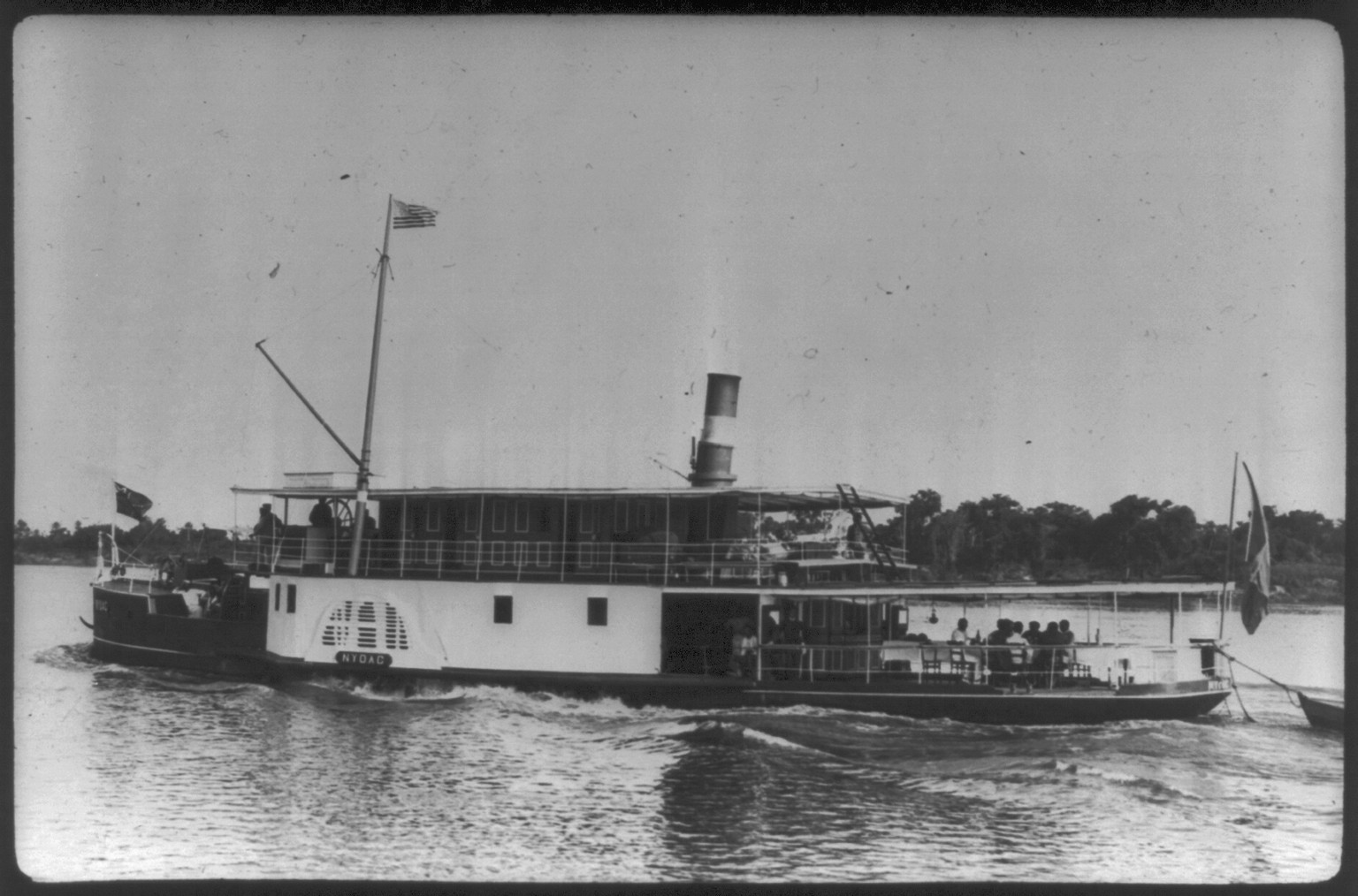 [Theodore Roosevelt, 1858-1919; lantern slide of Roosevelt's Brazil expedition, 1913, taken by his son Kermit] — historic image