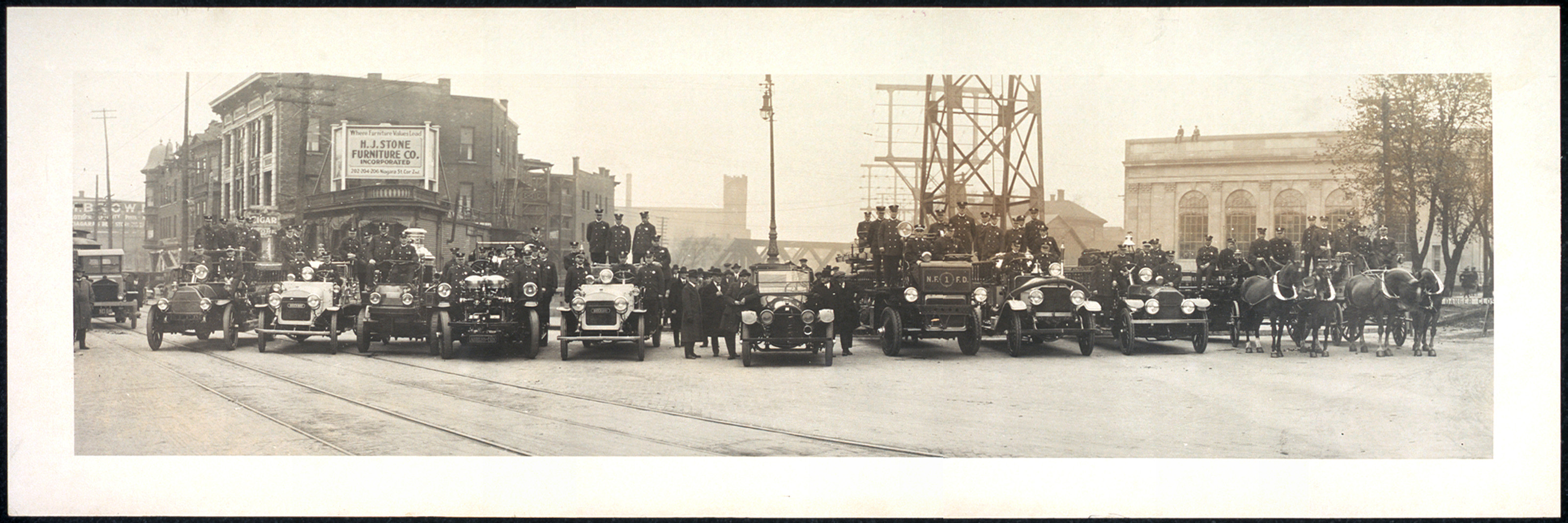 Niagara Falls Fire Department, New York, 1921, 1921 — historic image