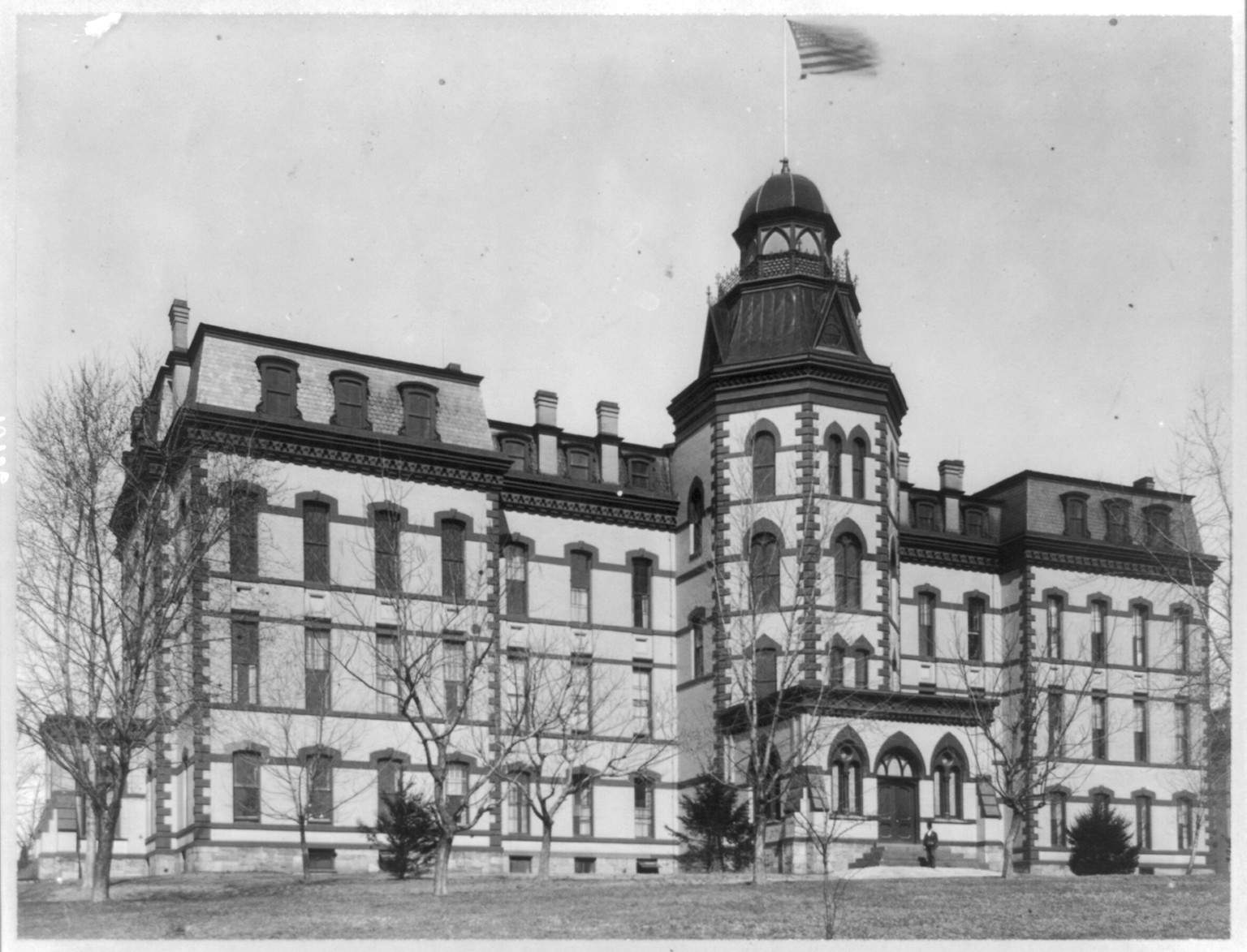 Howard Univ., Washington, D.C., ca. 1900 - main building, exterior, [ca. 1900] — historic photograph