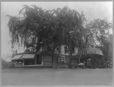 [Theodore Roosevelt, residence at Oyster Bay, L.I.]