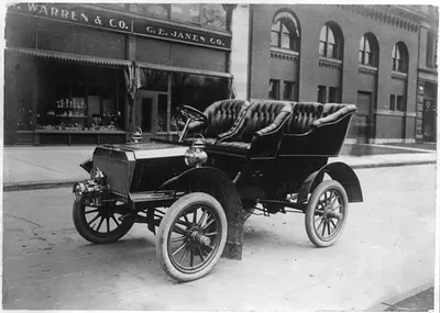 Barthel motor car, view no. 2.
