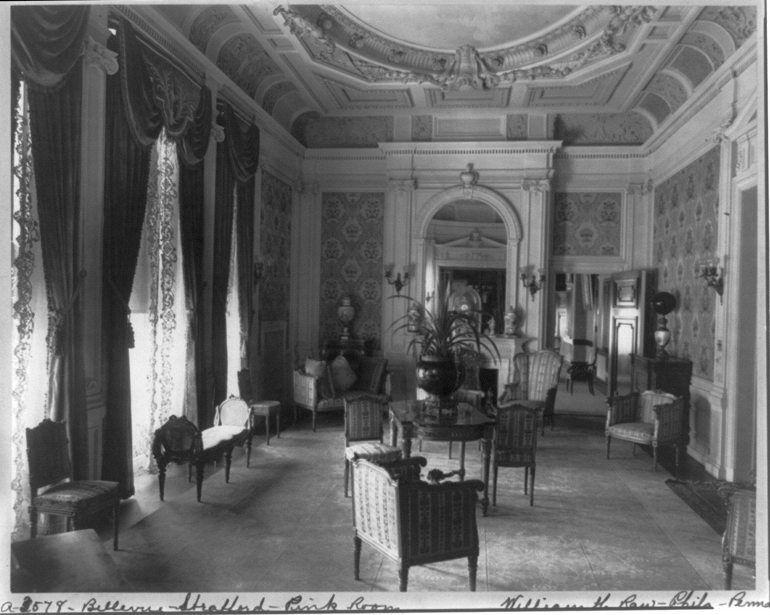 Bellevue-Stratford Pink Room, [Philadelphia, Penna.], [no date recorded on caption card] — historic photograph