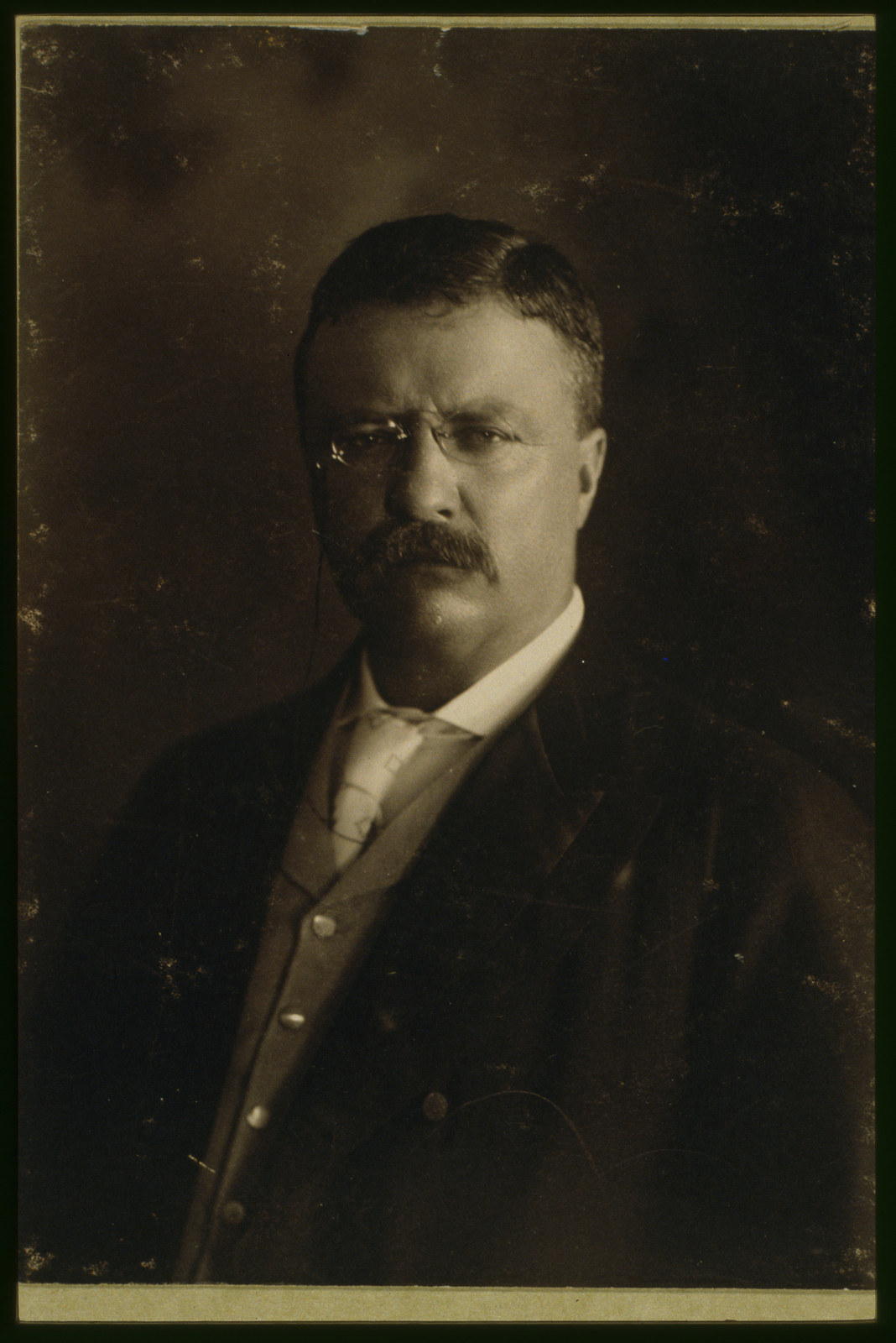 [Theodore Roosevelt, head-and-shoulders portrait, facing front], c1902 Aug. 13. — historic photograph