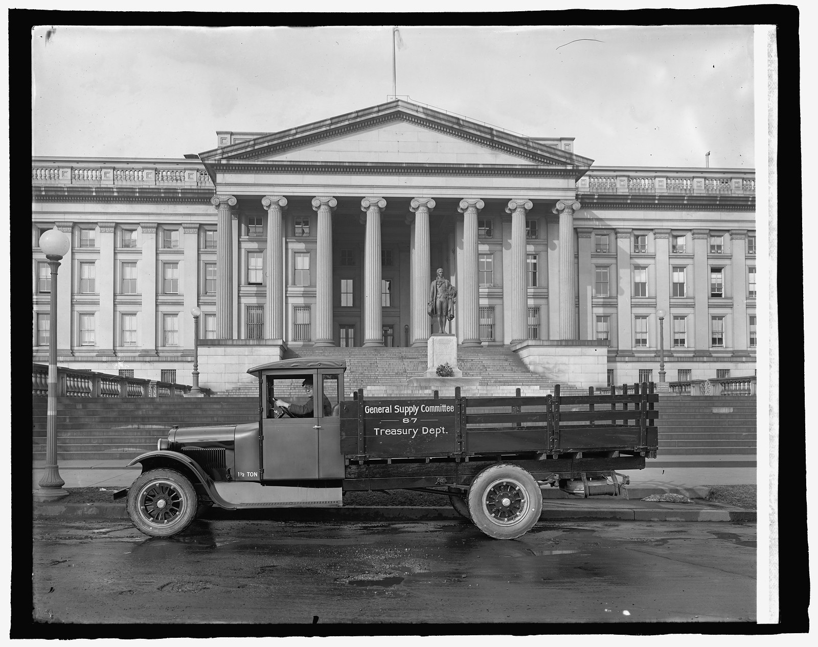 Graham Bros. Gen. Serp Corn truck at Treasury, [Washington, D.C.], [between 1910 and 1925] — historic photograph