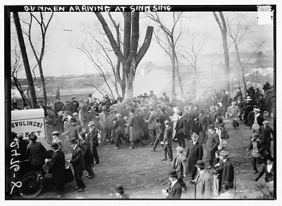 Gunmen arriving at Sing Sing