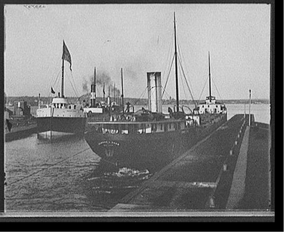 [Lower entrance to Poe Lock, Sault Ste. Marie, Mich.], [between 1902 and 1910] — historic photograph