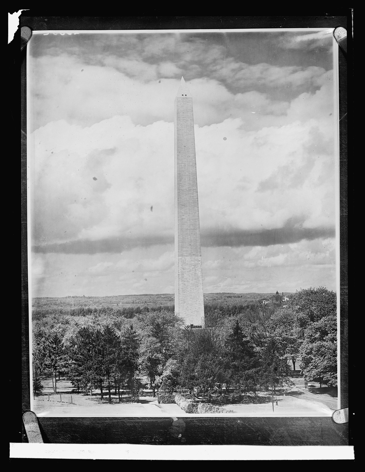 Monument, [Washington, D.C.], [between 1916 and 1917] — historic photograph