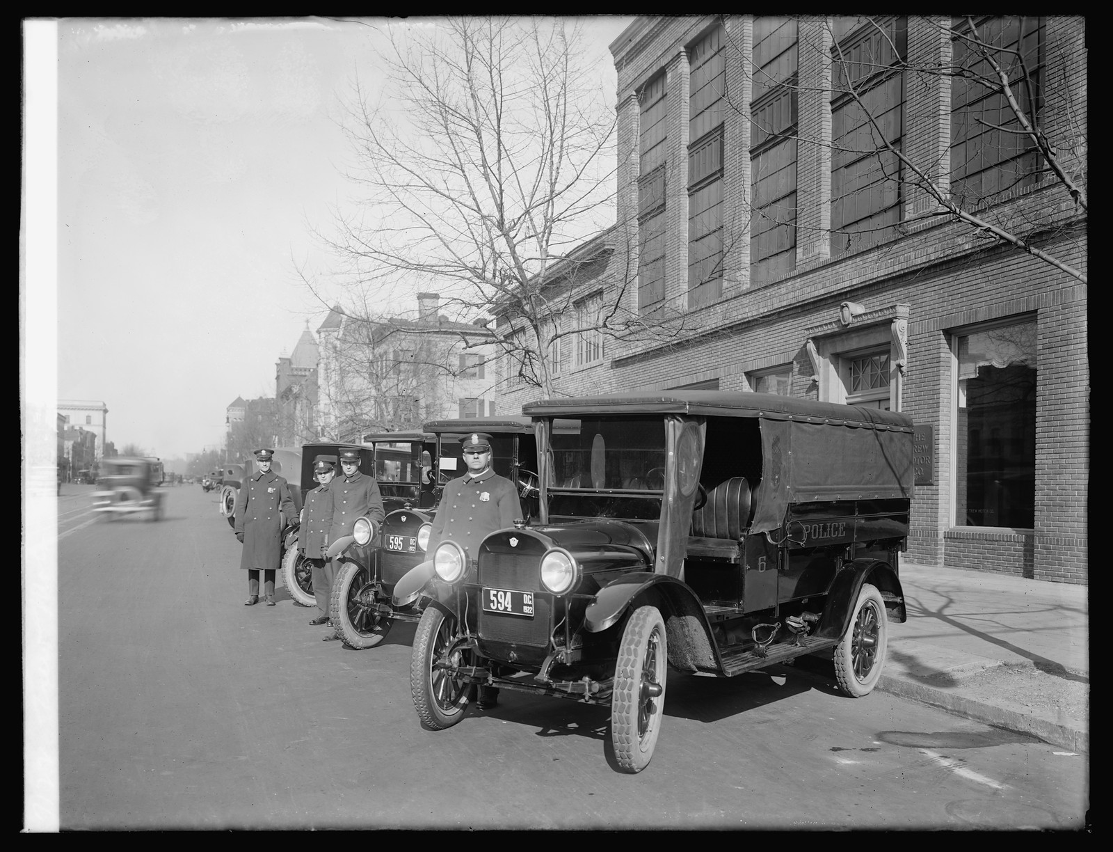 Trew Motor Co., [between 1921 and 1922] — historic photograph
