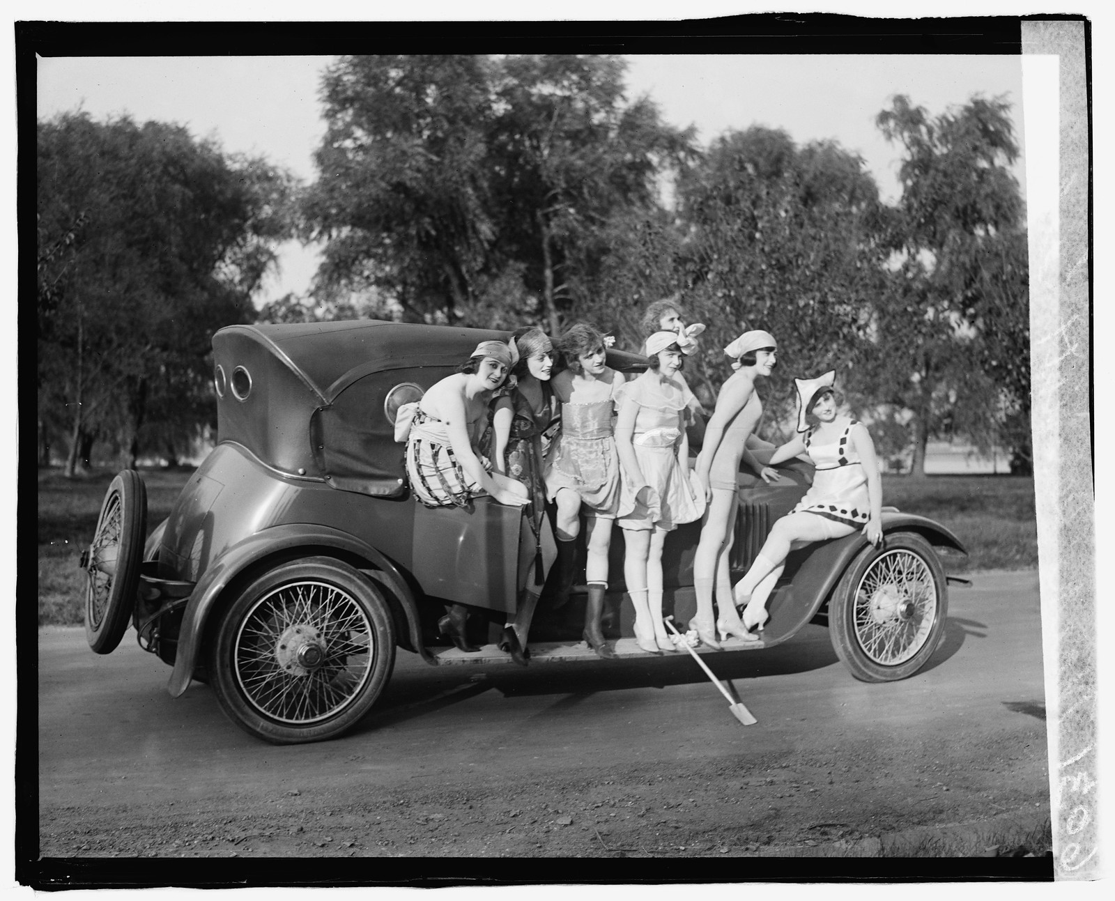 Mack Sennett girls, [between 1918 and 1920] — historic photograph
