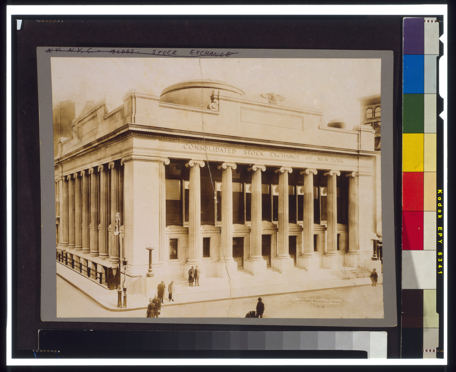 Consolidated Exchange [i.e. Consolidated Stock Exchange of New York], Broad St., c1915. — historic photograph