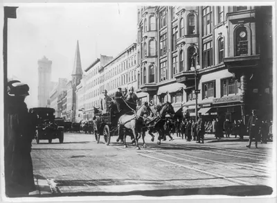 [Horse-drawn fire engines in street, on their way to the Triangle Shirtwaist Company fire, New York City]