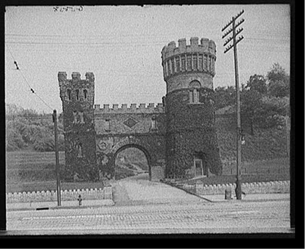 The Elsinore [Tower] gate, Eden Park, Cincinnati, O[hio], c[between 1900 and 1910] — historic photograph